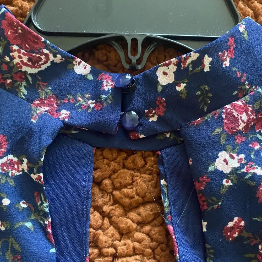 Francesca’s Floral Shift‎ Dress